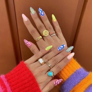 Meet your Posher, Alma